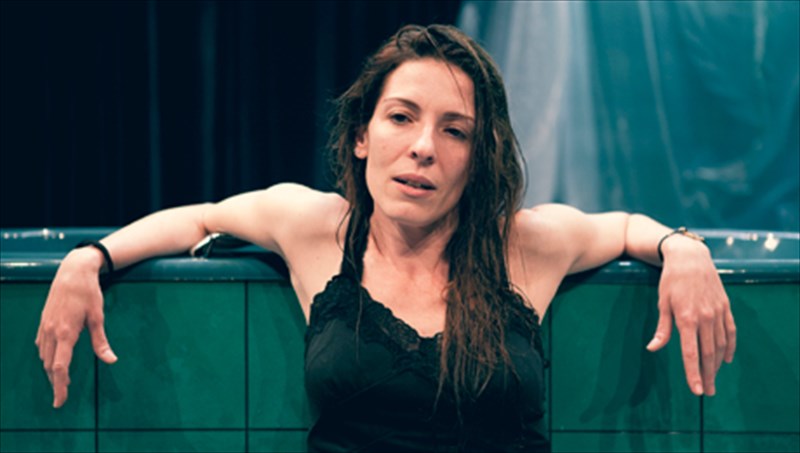 athina-maksimou-fobomaste-na-afosiothoume-oloklirotika