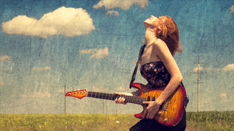 10-tragoudia-pou-eginan-gnosta-apo-diaskeues-tous