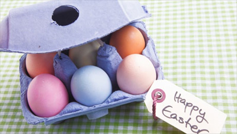 pasxalina-abga-me-fusikes-autosxedies-bafes-kai-tips-gia-entuposiaka-xromata