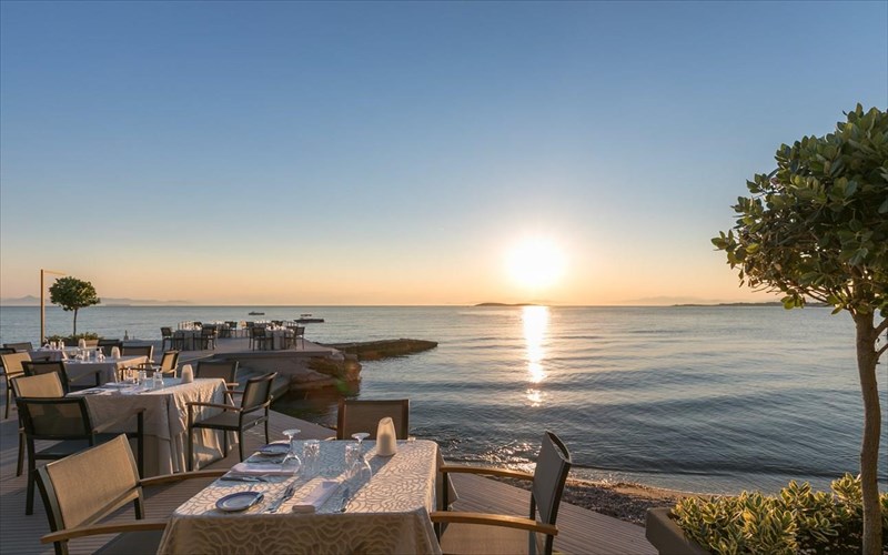 eksormiseis-me-pasxalino-aroma-kai-anoiksiatiko-fonto-sta-ksenodoxeia-tou-omilou-dibani