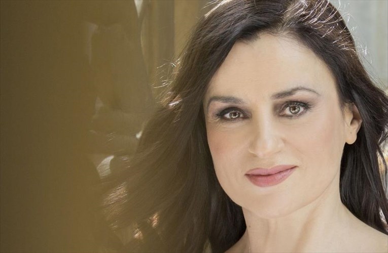 mideia-i-karuofullia-karampeti-karuofullia-karampeti