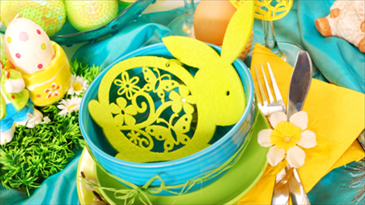 12kai1-protaseis-gia-na-apolausete-to-pasxalino-trapezi-stin-athina