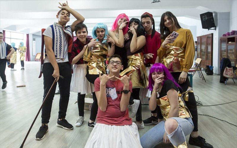 anisuxoi-efiboi-empneontai-apo-anisuxes-poleis-sti-stegi