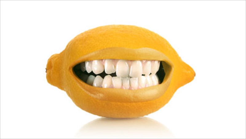 oi-xeiroteres-kai-oi-kaluteres-trofes-gia-ta-dontia