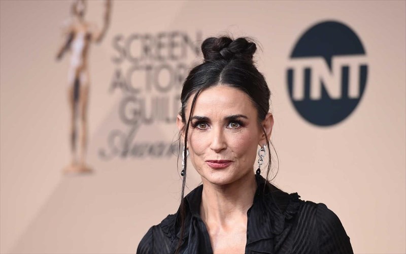 ton-septembrio-ekdidontai-ta-akros-prosopika-apomnimoneumata-tis-demi-moore