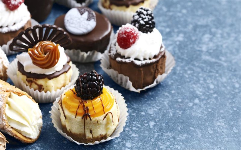 posa-gluka-tin-imera-mporoume-na-fame-sumfona-me-tous-diaitologous