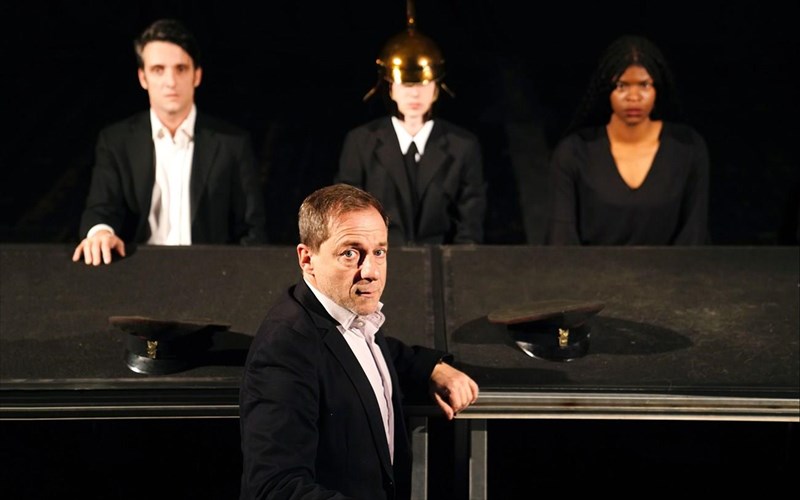 erxontai-ta-mathimata-polemou-ii-sikelika-dramata-sto-megaro-mousikis