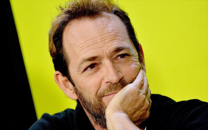 suntoma-tha-mathoume-ta-teleutaia-sofa-logia-tou-luke-perry-sto-riverdale