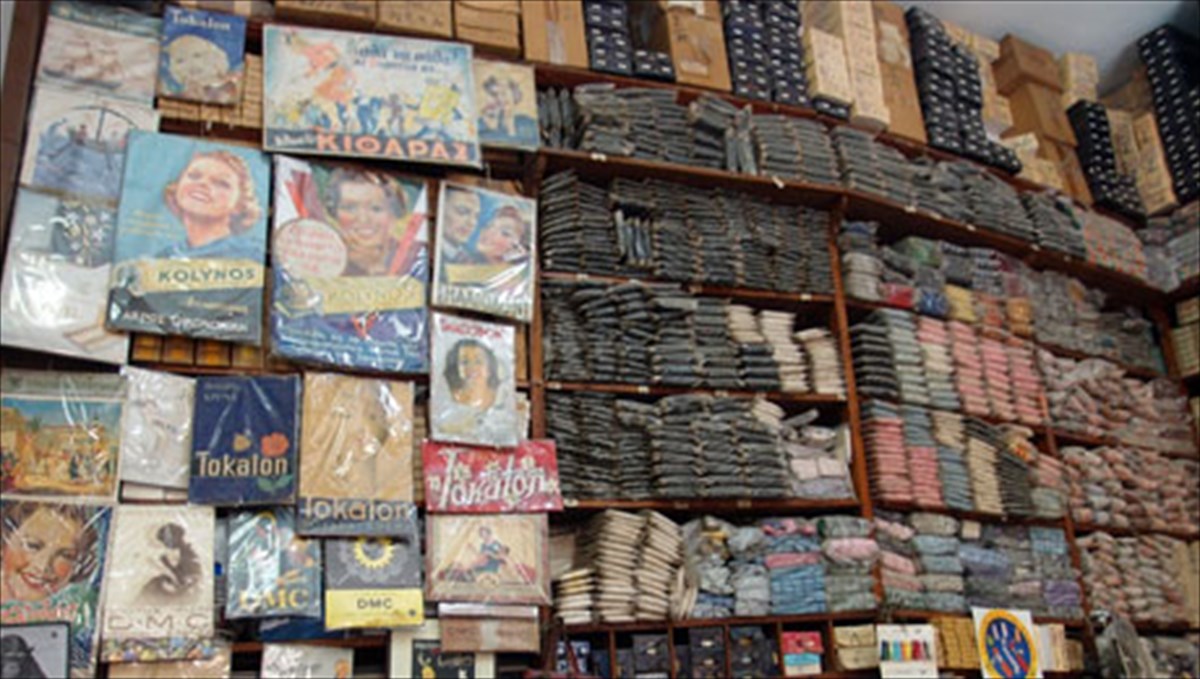 boltes-stin-athina-parea-me-tous-atenistas