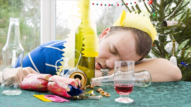 10-muthoi-gia-to-alkool-kai-oi-alitheies-tous