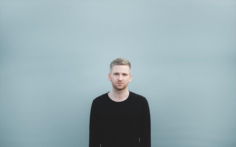 o-monadikos-Ólafur-arnalds-gia-mia-monadiki-sunaulia-sto-kpisn