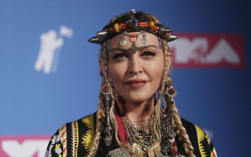 madonna-den-tha-stamatiso-na-paizo-mousiki-gia-na-eksupiretiso-politikes-atzentes