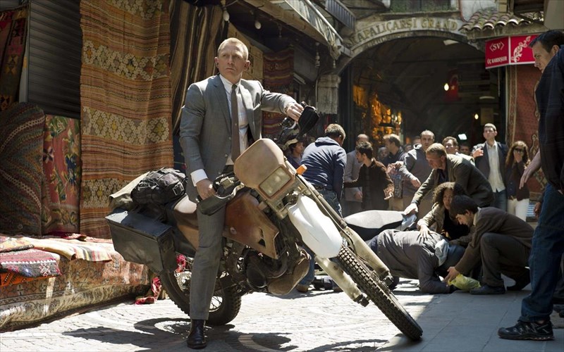 poios-eipe-oti-o-daniel-craig-teleionei-me-ton-James-bond-daniel-craig-teleionei-me-ton-James-bond