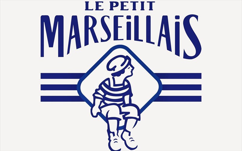 dipsasmena-mallia-anakalupste-ti-nea-seira-analafri-enudatosi-me-kokteil-karudas-apo-to-le-petit-marseillais