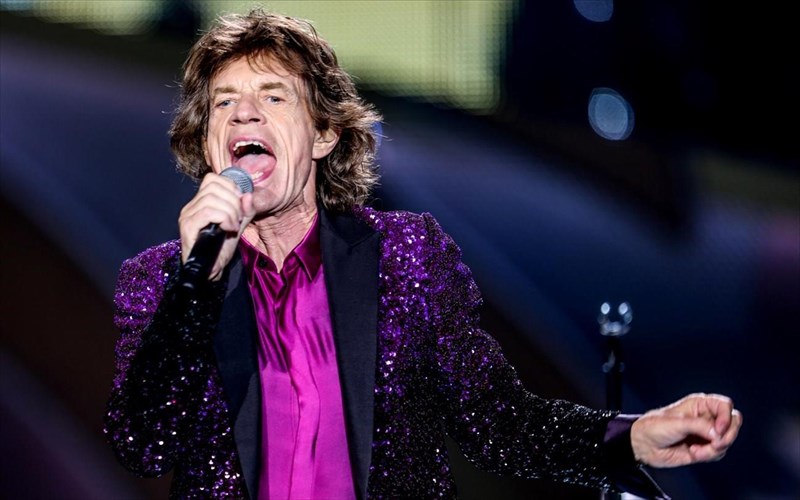 o-mick-Jagger-exei-anarrosei-kai-rokarei-me-tous-wombats