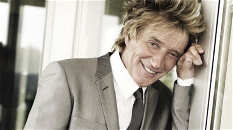 o-ront-stiouart-stin-korufi-epeita-apo-34-xronia