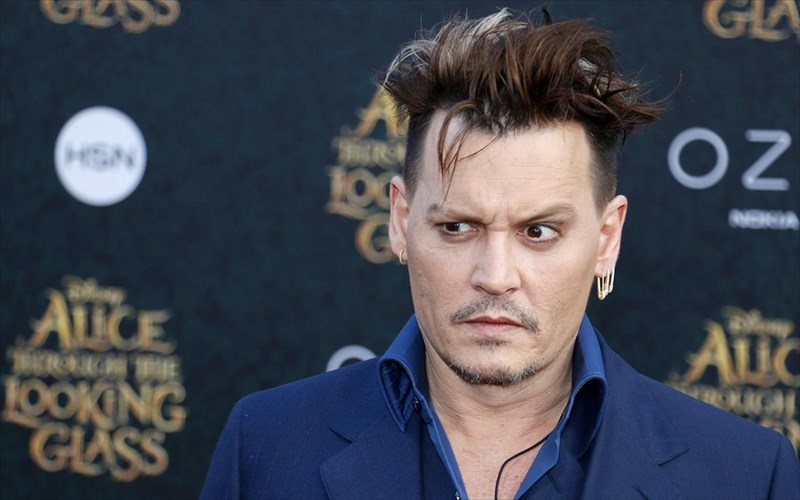 sta-dikastiria-o-Johnny-depp-gia-aplirotous-logariasmous-Johnny-depp-gia-aplirotous-logariasmous