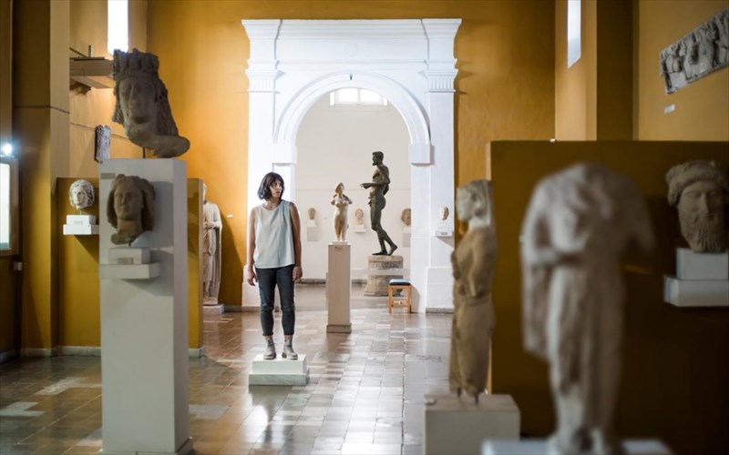 ena-zontano-ekthema-sto-edo-kai-to-tora-enos-mouseiakou-xorou