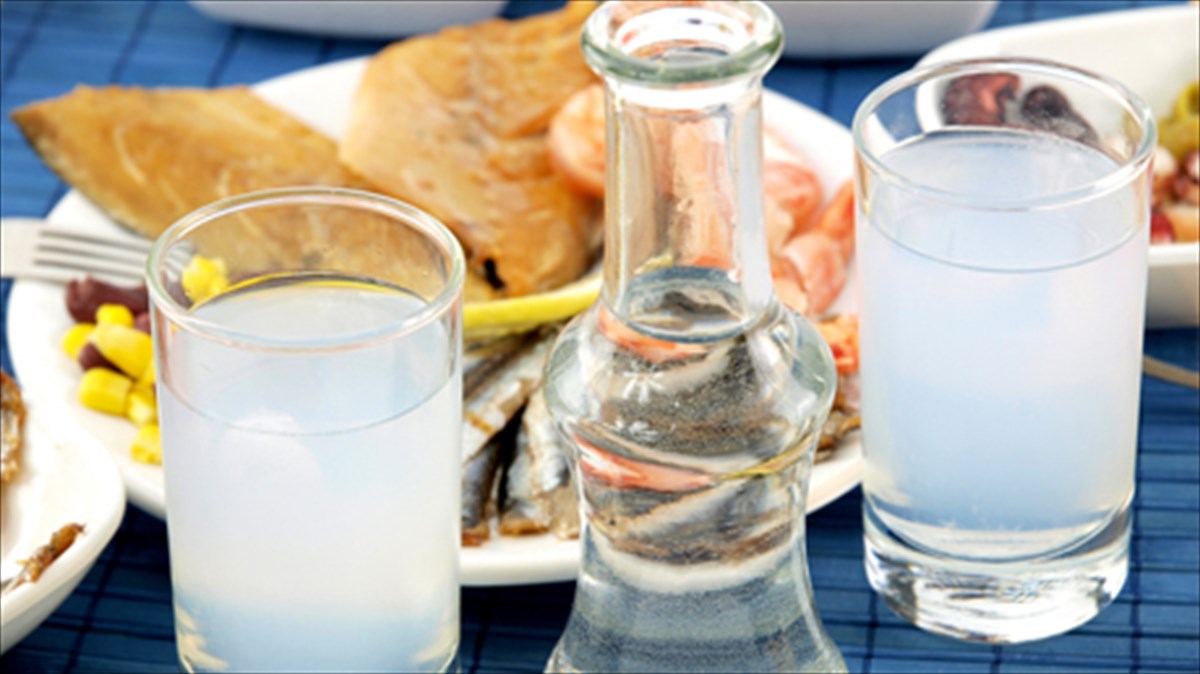 to-mouseio-mpenaki-gemizei-me-ellinikes-geuseis