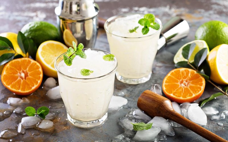 2o-aegean-cocktails-and-spirits-festival-to-pio-kalokairino-festibal-etoimazetai