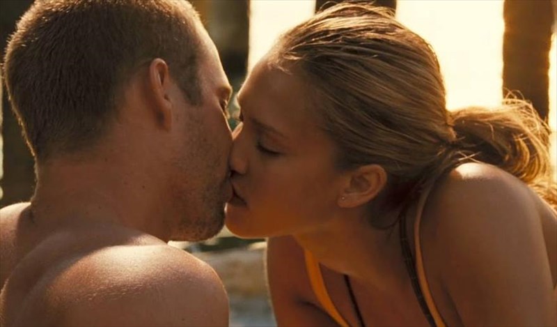 ti-kanei-i-Jessica-alba-prin-mia-skini-seks-Jessica-alba-prin-mia-skini-seks