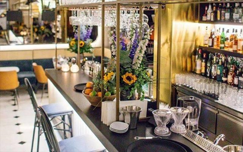 sto-lykovrisi-athens-kataftanoun-duo-asteria-michelin