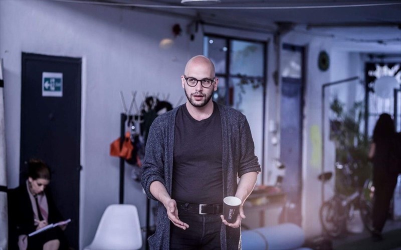 xristos-tzioukalas-otan-me-rotoun-gia-tin-upothesi-tou-laxtaro-tis-sara-kein-erxomai-se-amixania