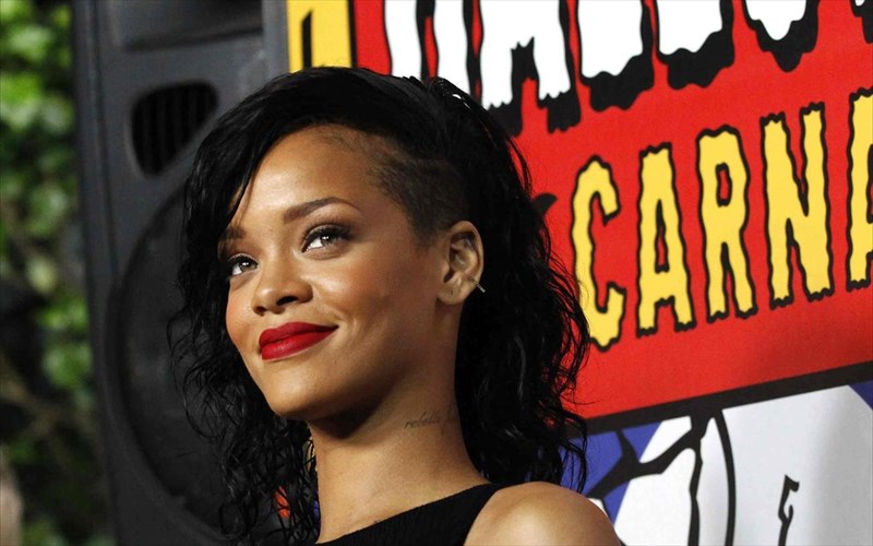 terma-ta-parti-gia-tin-rihanna-tora-mono-douleia