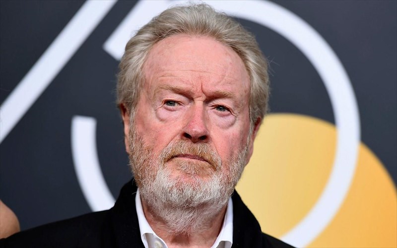 o-ridley-scott-grafei-to-senario-gia-ena-trito-prikouel-sto-alien