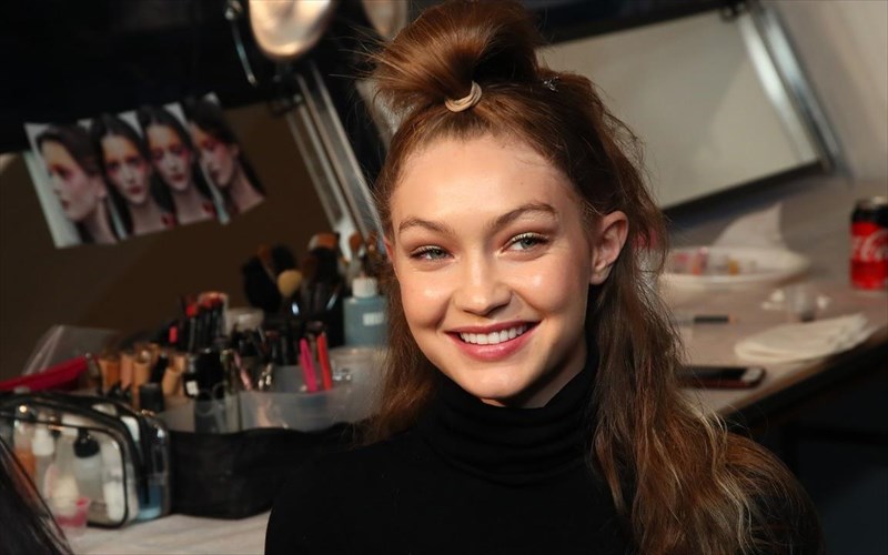 apoktiste-to-pio-hot-make-up-tis-xronias