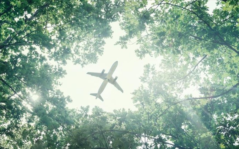 oi-aeroporikes-bazoun-stoxo-pio-oikologikes-ptiseis