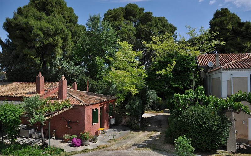 ypodexteite-to-kalokairi-me-geusignosia-sto-ktima-matsa