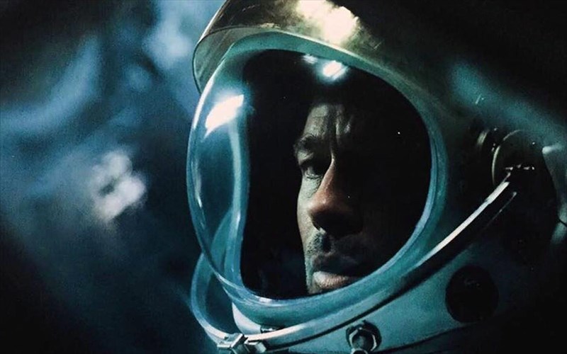 o-brad-pitt-anazita-apantiseis-sta-bathi-tou-diastimatos