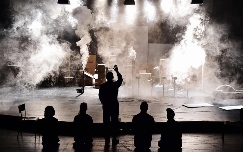 akuroseis-parastaseon-sto-festibal-athinon