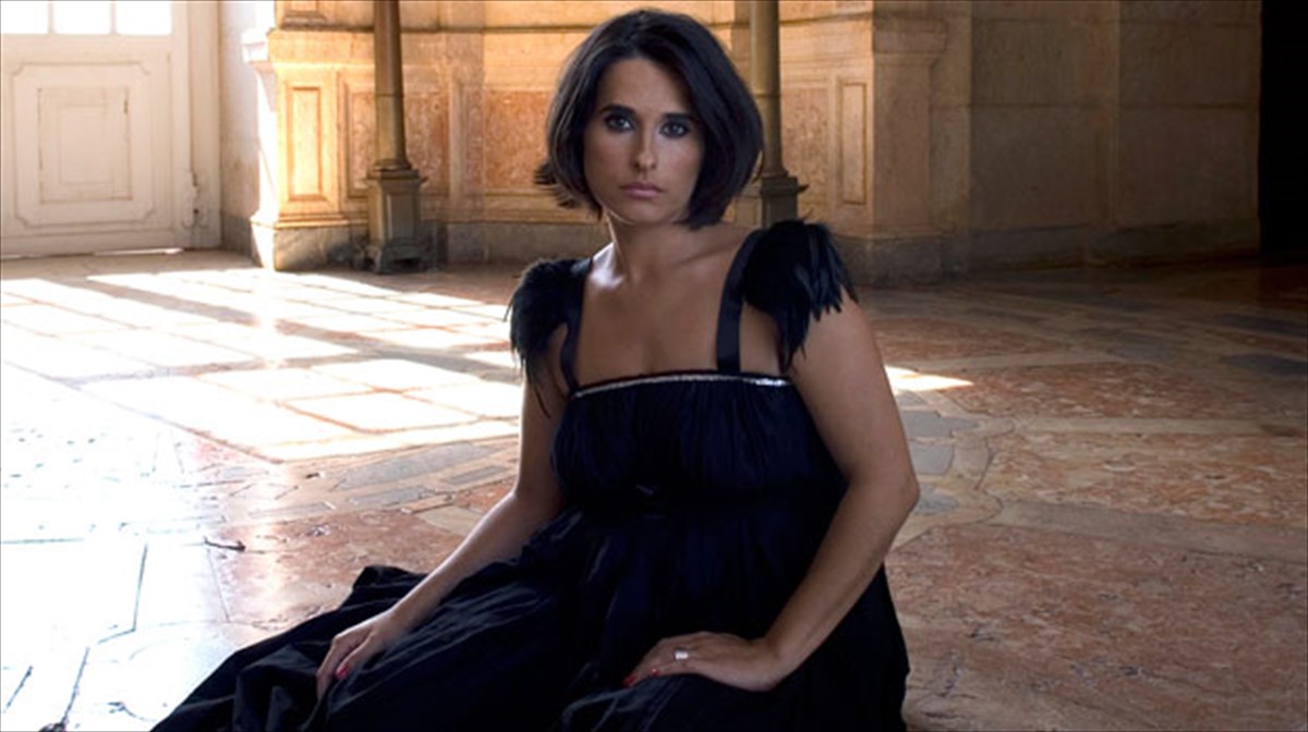 poiitika-fados-sto-half-note