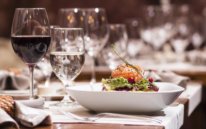 restaurant-100-awards-idou-ta-100-korufaia-estiatoria-tis-elladas