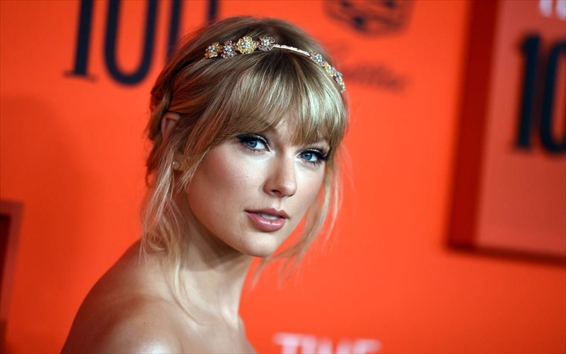 romantikes-diatheseis-sto-neo-almpoum-tis-taylor-swift