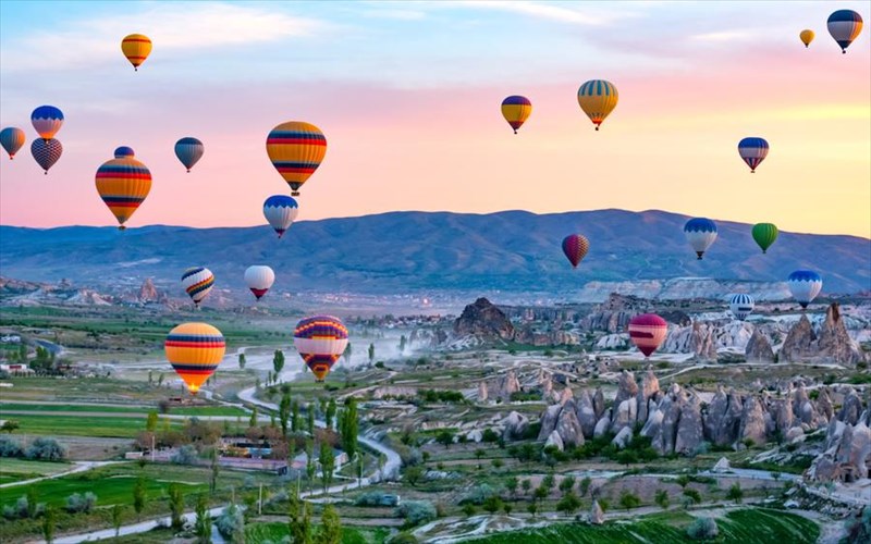 pos-einai-mia-bolta-me-aerostato-stin-kappadokia-binteo