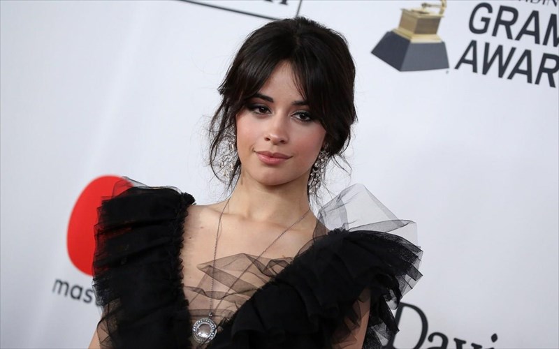 camila-cabello-ta-nea-tragoudia-mou-katagrafoun-tin-ousia-tou-poia-eimai-tora