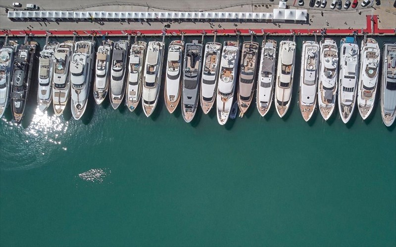 to-7o-mediterranean-yacht-show-brisketai-idi-sta-skaria
