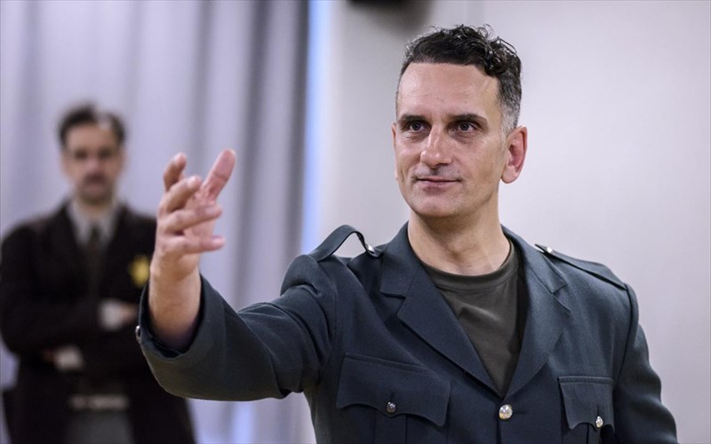 eidame-tin-parastasi-himmelweg-tou-xouan-magiorgka