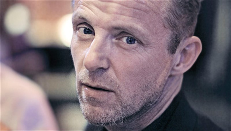 Jo-nesbo-to-neo-mpest-seler-tou-metr-tis-astunomikis-logotexnias