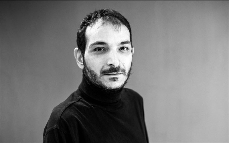 o-konstantinos-xatzis-kai-i-omada-xroma-me-diplo-ntostogiefski-sto-kakogiannis-omada-xroma-me-diplo-ntostogiefski-sto-kakogiannis