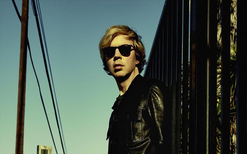 deite-to-atmosfairiko-binteoklip-tou-beck-gia-to-saw-lightning-freestyle