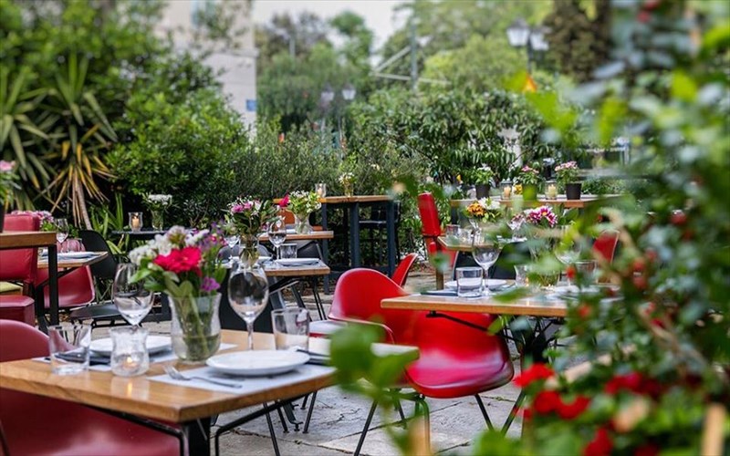 pente-droseroi-kipoi-gia-fagito-stin-athina