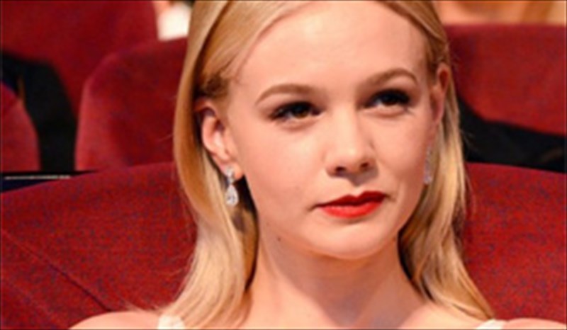 carey-mulligan-tha-ti-doume-na-upoduetai-tin-hillary-clinton