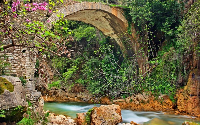 potamodiasxisi-sti-neda-kai-bouties-stous-katarraktes-eiste-etoimoi