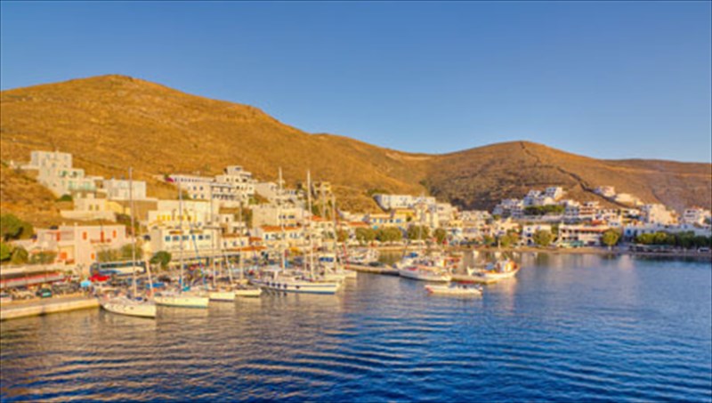 kuthnos-to-kontino-outsider-ton-kukladon