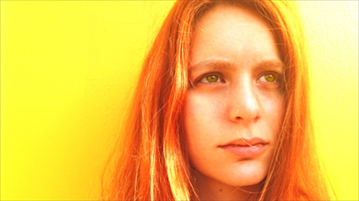 nalyssa-green-zoume-omorfa-eukola-kai-xaroumena-otan-zoume-fusika