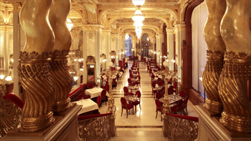 ta-10-omorfotera-kafe-tou-kosmou